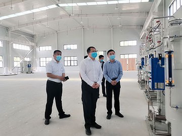 黄万民书记一行赴中成航宇生产研发基地调研指导