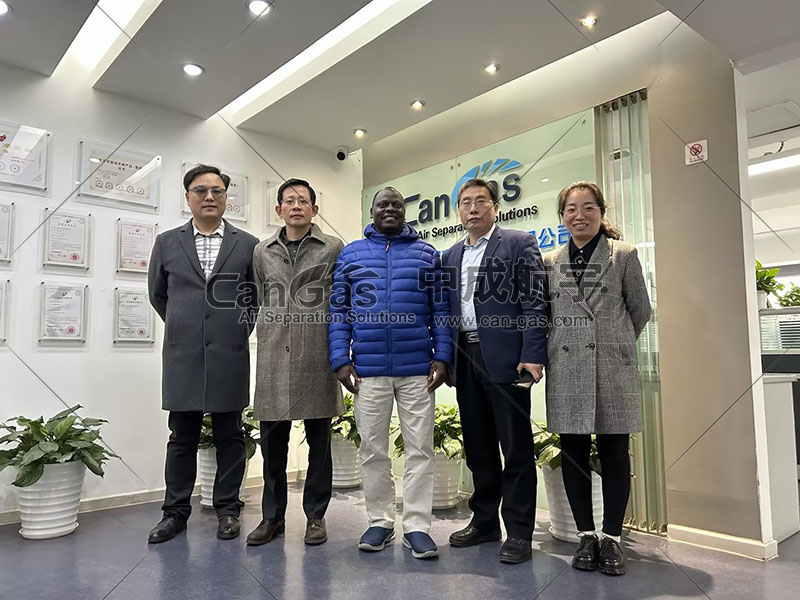 1679039393614263.jpg 东非客户3.jpg